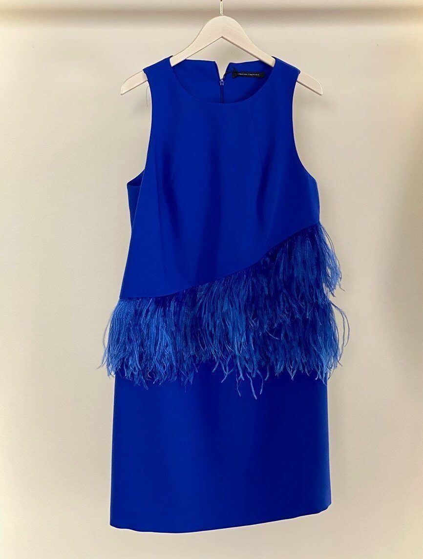 Vestido plumas cintura MOSKADA