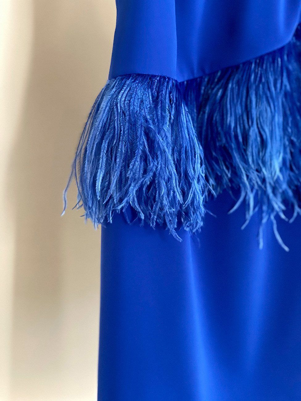 Vestido plumas cintura MOSKADA