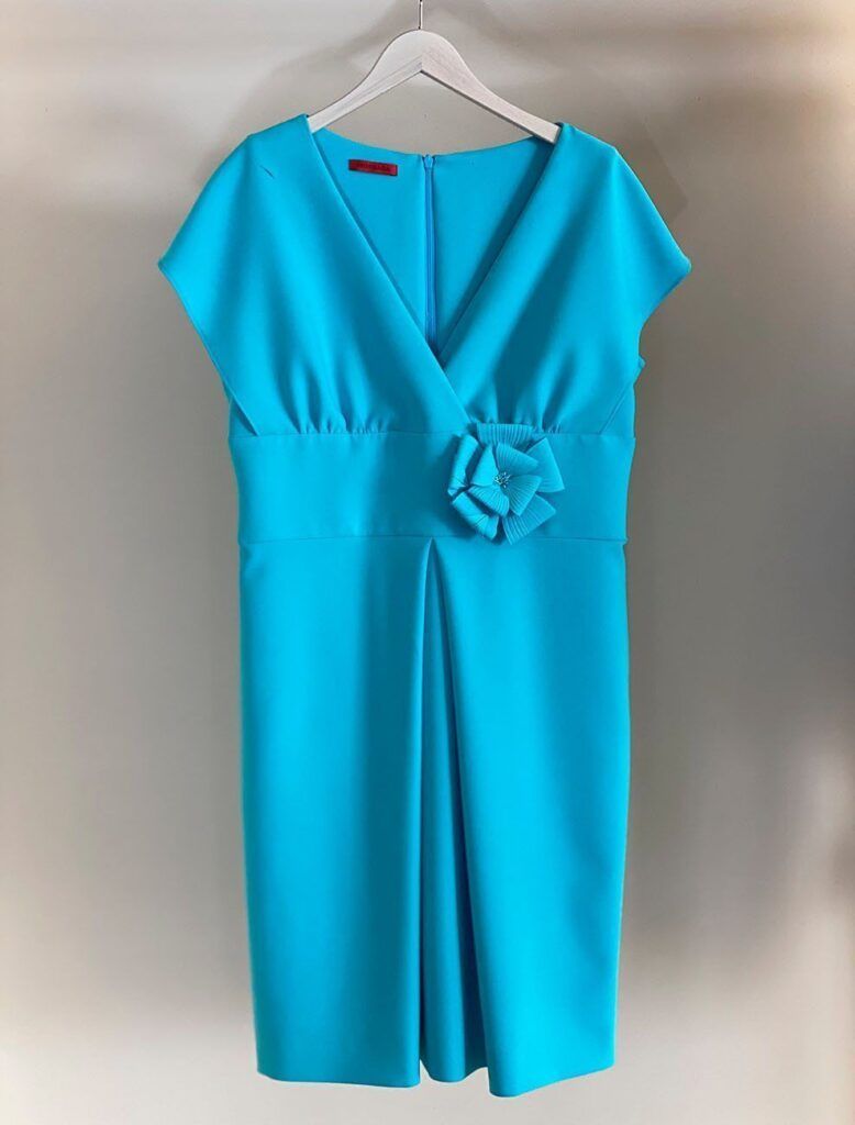 Vestido detalle flor MOSKADA