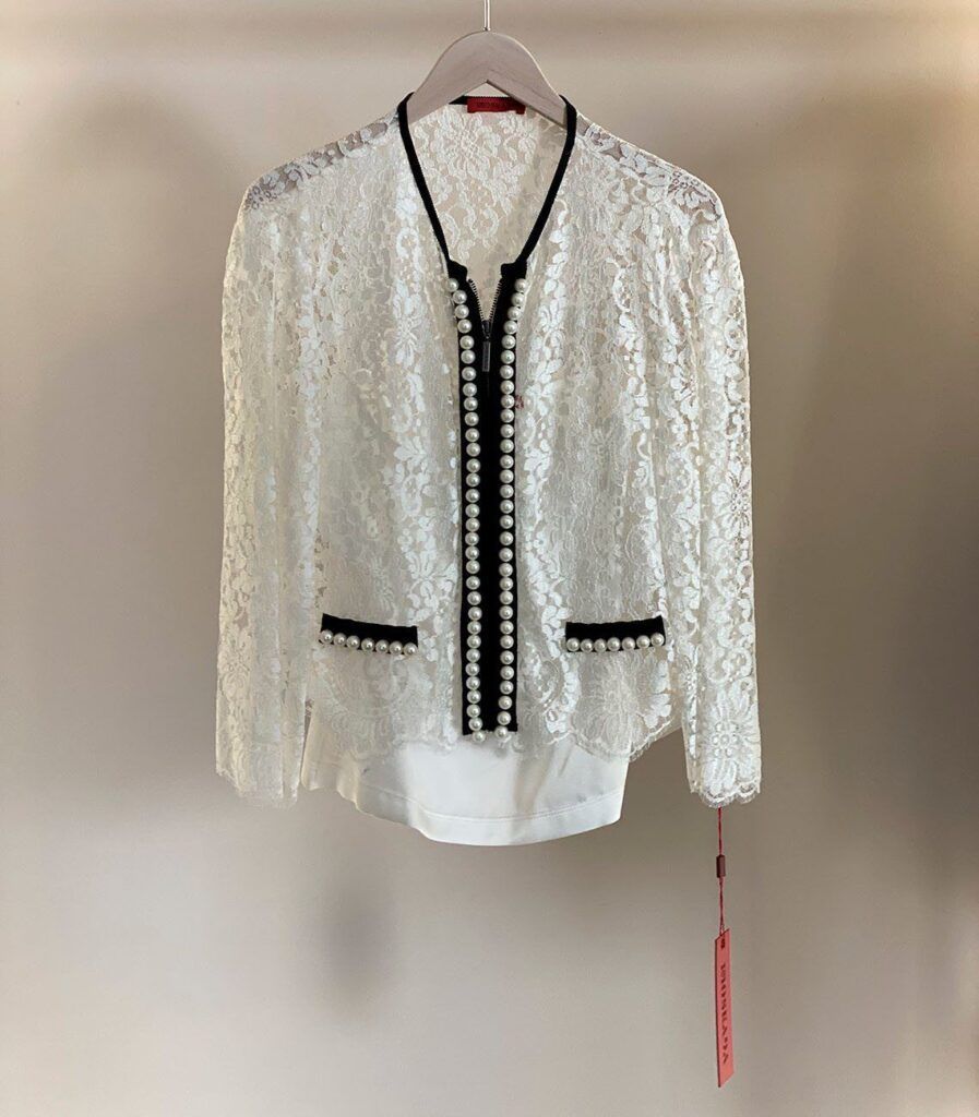 Chaqueta cremallera perlas MOSKADA