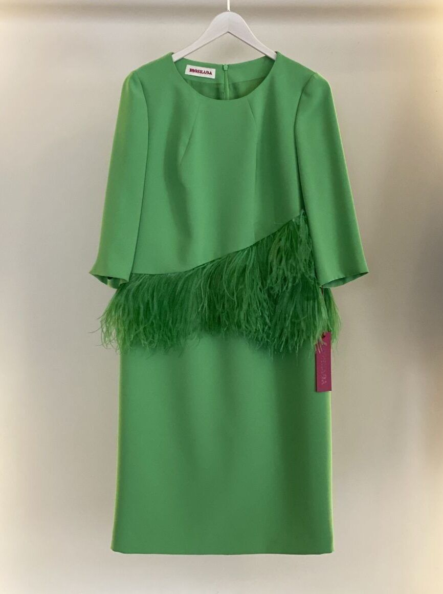 Vestido plumas manga francesa MOSKADA