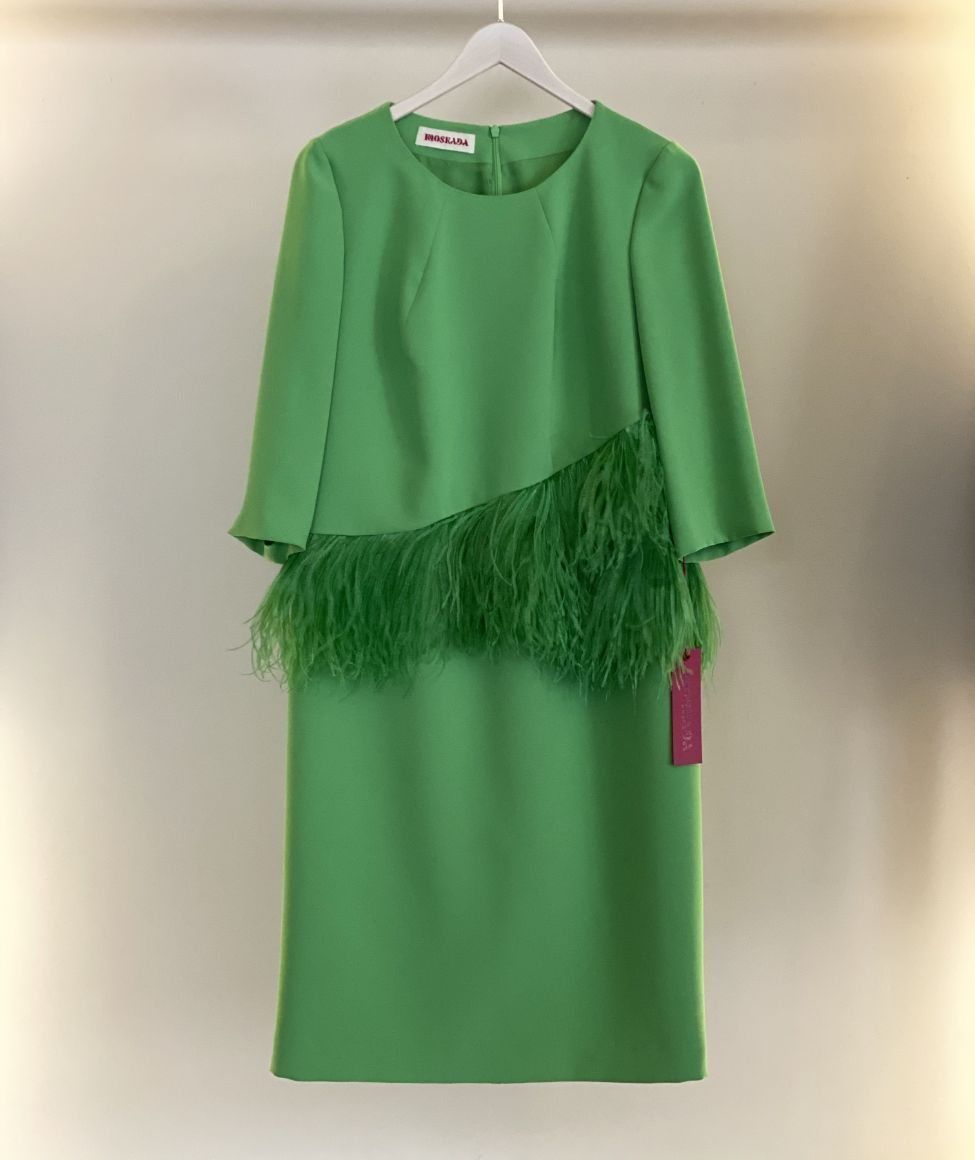 Vestido plumas manga francesa MOSKADA