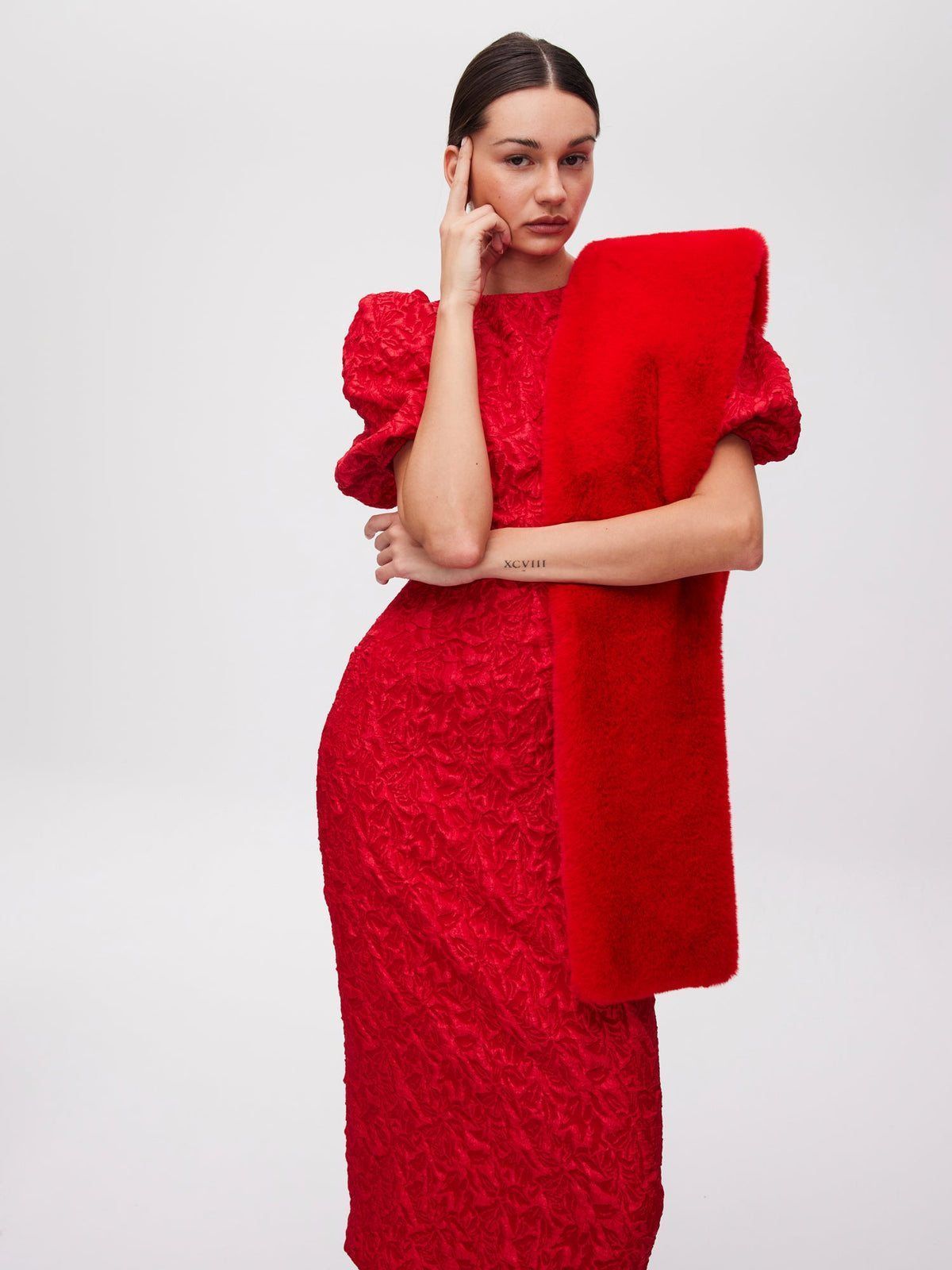 Estola Crowd Red MIOH