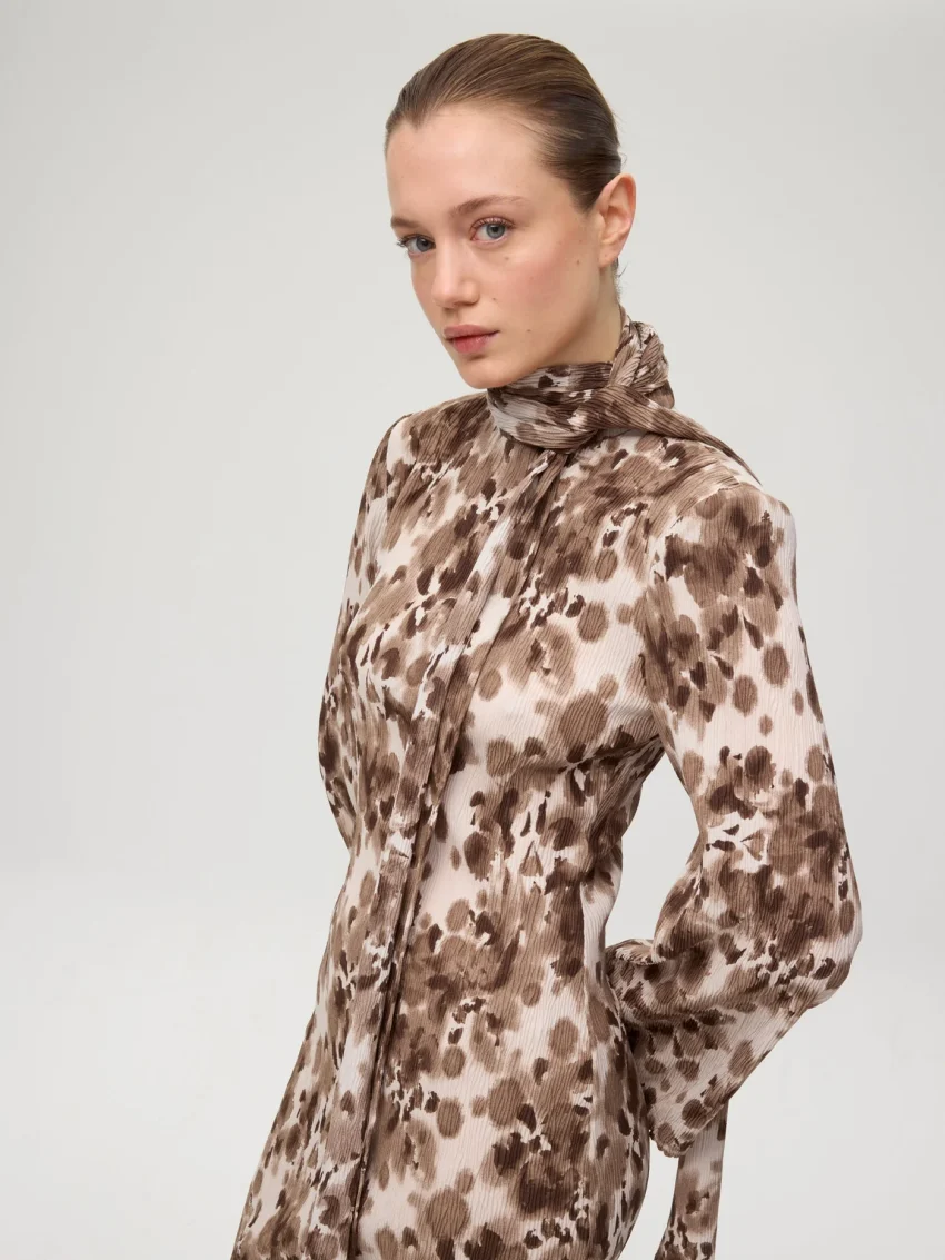 broad-vestido-corto-estampado-plisado_4_17f4e1ce-4fd3-4177-b894-992e2896a9ed.jpg